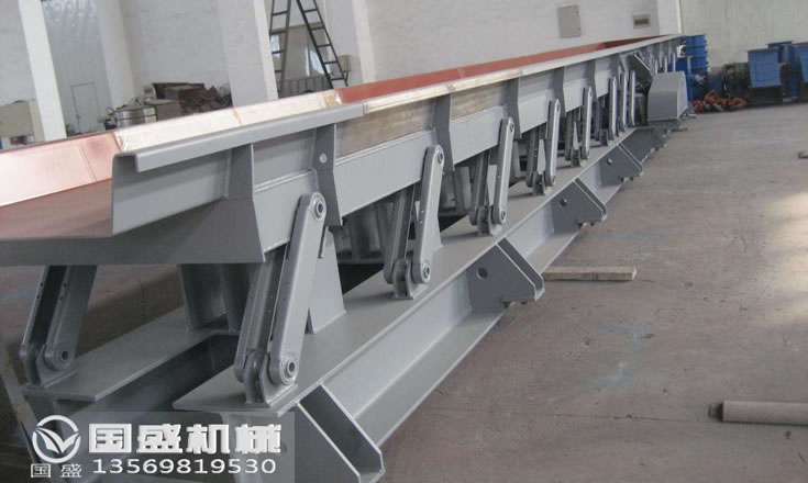 長(zhǎng)距離振動(dòng)給料機(jī)