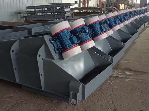 大型振動(dòng)給料機(jī)